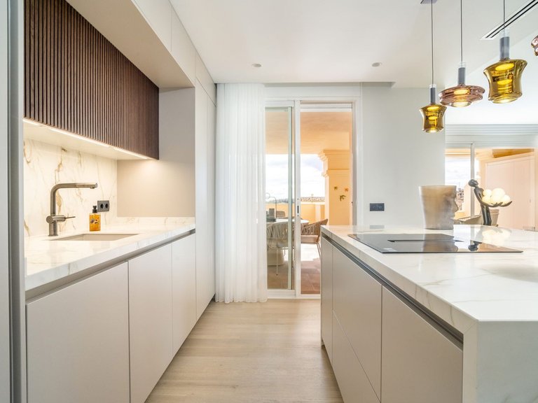 Penthouse for Sale in Marbella, Malaga 32