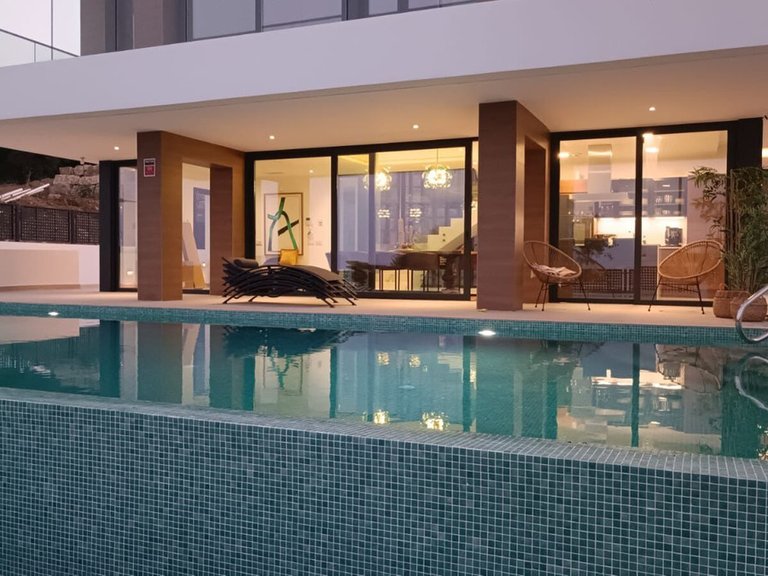 Villa for Sale in Estepona, Malaga 1