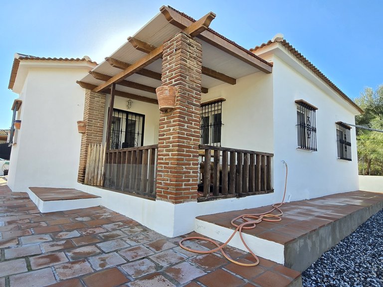 Villa for Sale in Alcaucin, Malaga 5
