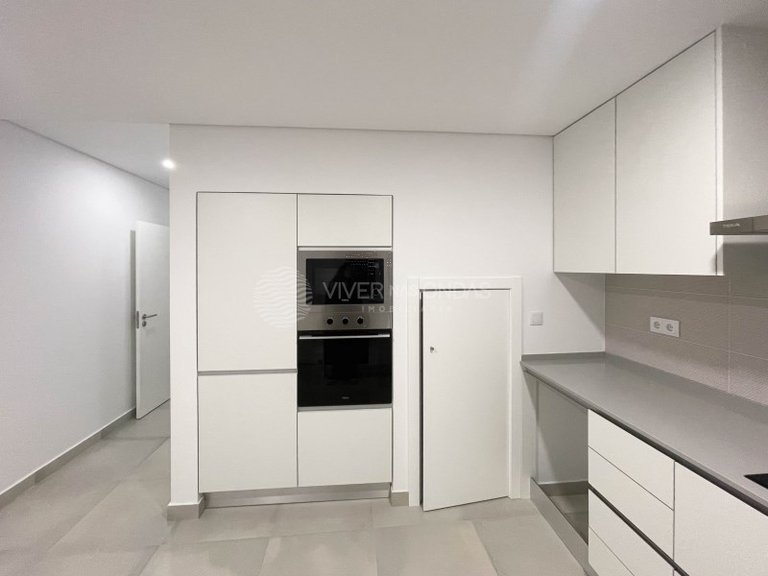 Villa for Sale in Fernao Ferro, Setubal 5