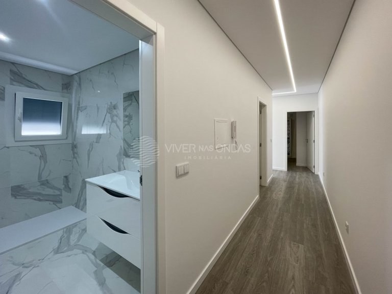 Villa for Sale in Fernao Ferro, Setubal 11