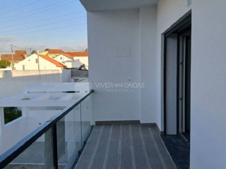 Villa for Sale in Fernao Ferro, Setubal 10