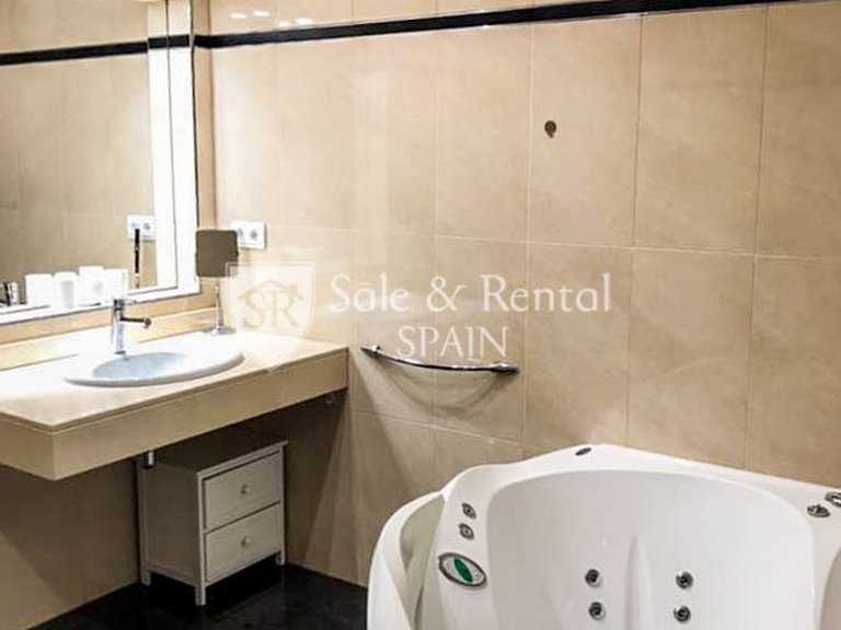 Villa for Sale in Lloret De Mar, Gerona 16