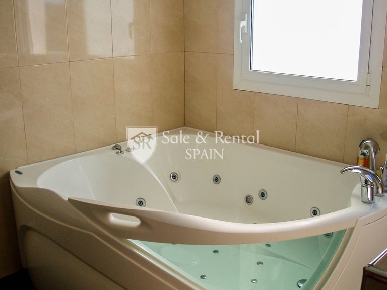 Villa for Sale in Lloret De Mar, Gerona 17