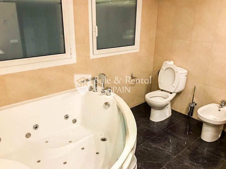 Villa for Sale in Lloret De Mar, Gerona 18