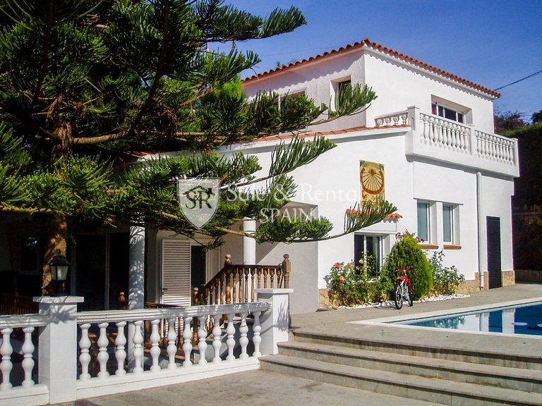 Villa for Sale in Lloret De Mar, Gerona 29