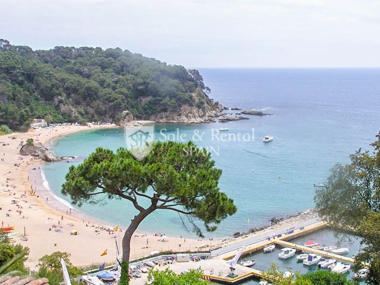 Villa for Sale in Lloret De Mar, Gerona 32