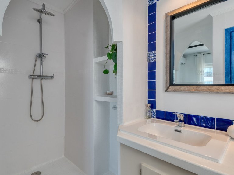 Town House for Sale in La Duquesa, Malaga 30