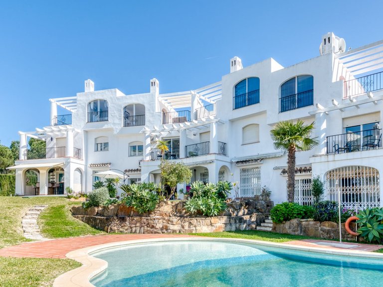 Town House for Sale in La Duquesa, Malaga 35