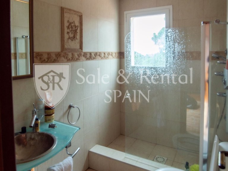 Villa for Sale in Lloret De Mar, Gerona 1