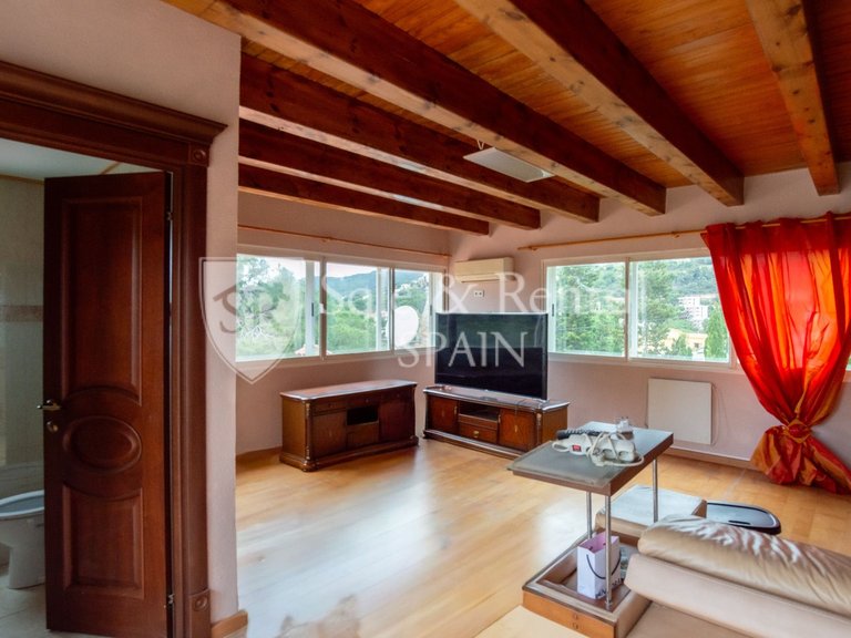 Villa for Sale in Lloret De Mar, Gerona 12