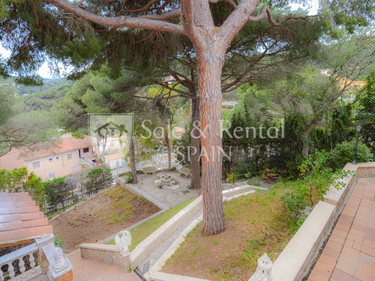 Villa for Sale in Lloret De Mar, Gerona 21