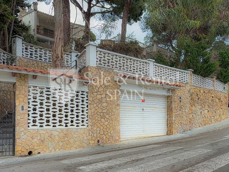 Villa for Sale in Lloret De Mar, Gerona 30
