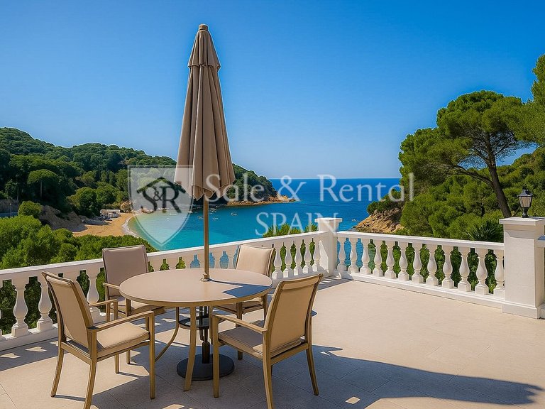 Villa for Sale in Lloret De Mar, Gerona 4