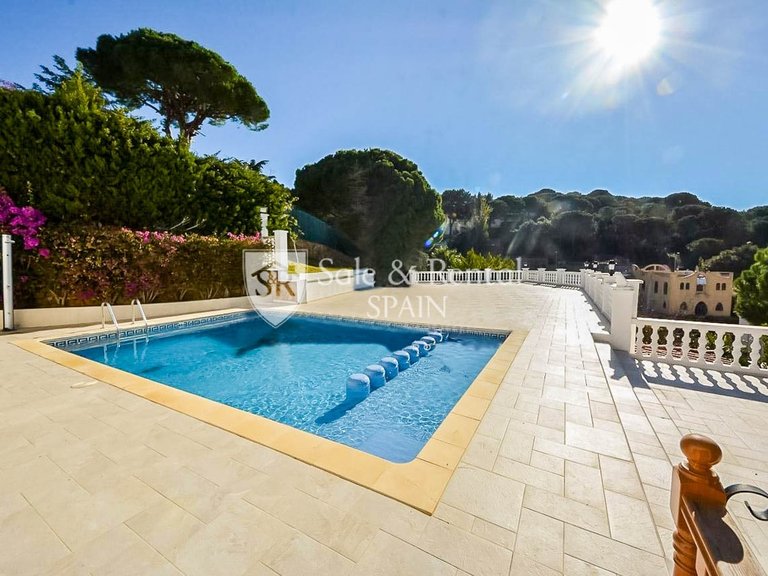 Villa for Sale in Lloret De Mar, Gerona 5