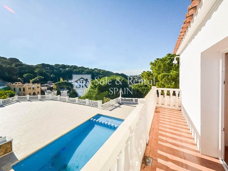 Villa for Sale in Lloret De Mar, Gerona 11