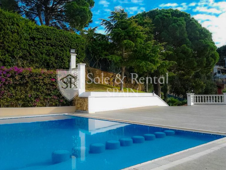 Villa for Sale in Lloret De Mar, Gerona 14
