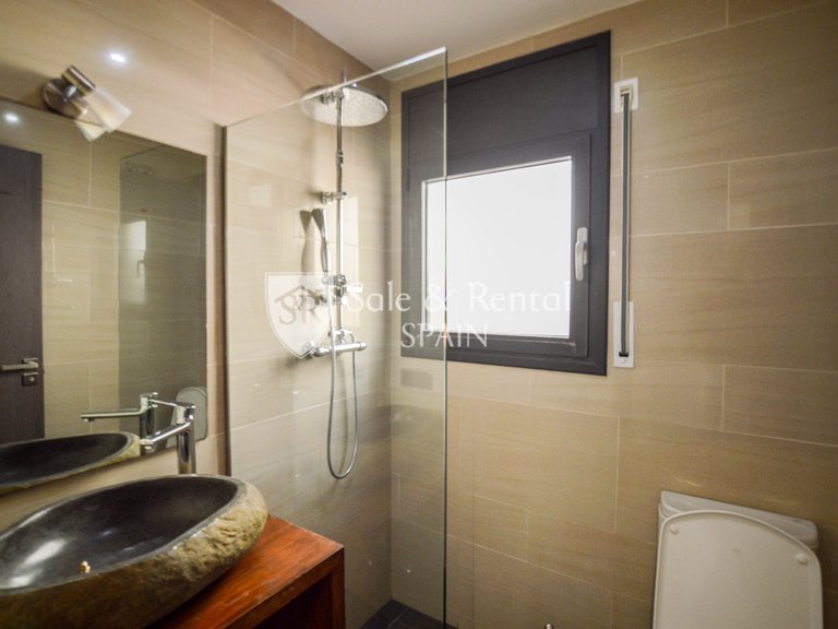 Villa for Sale in Lloret De Mar, Gerona 14
