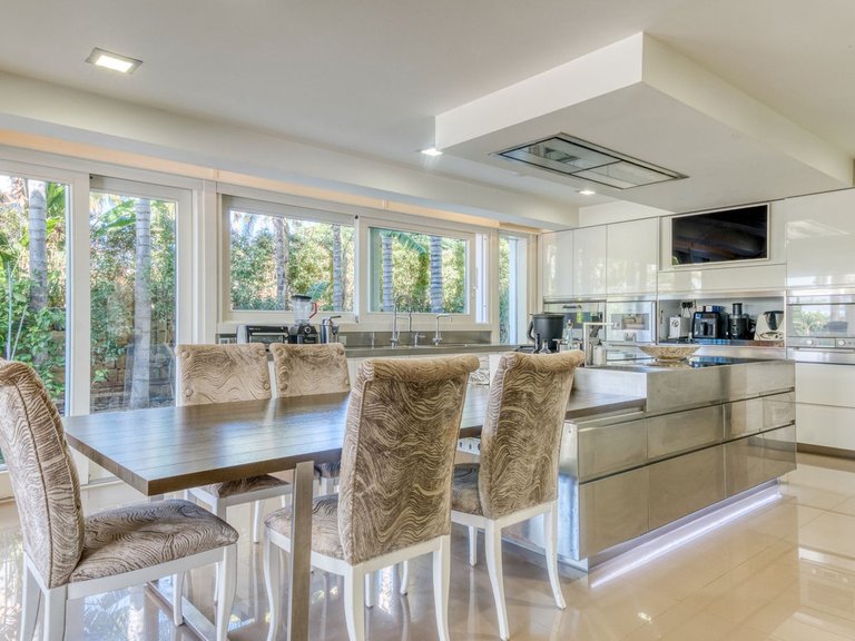 Villa for Sale in Bahia De Marbella, Malaga 9