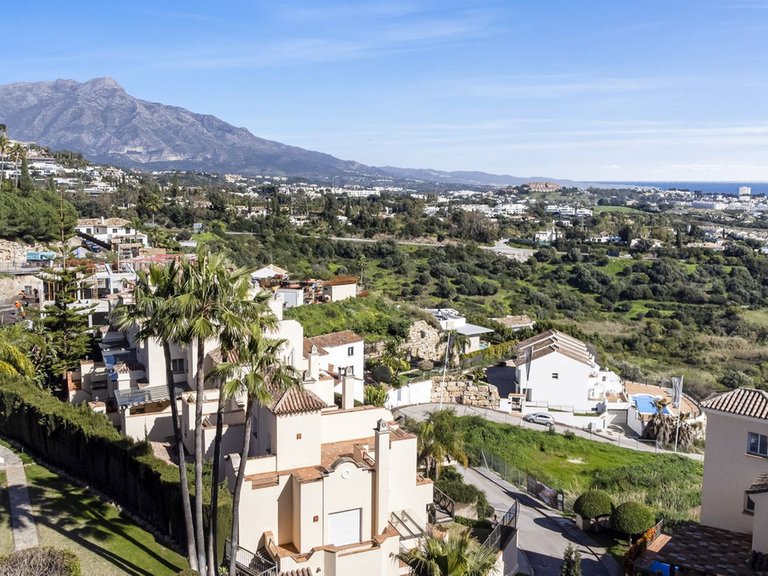 Penthouse for Sale in Benahavis, Malaga 2