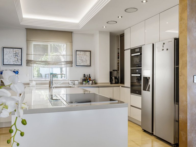Penthouse for Sale in Benahavis, Malaga 10