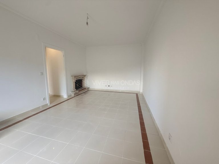 Apartment for Sale in Laranjeiro, Setubal 5