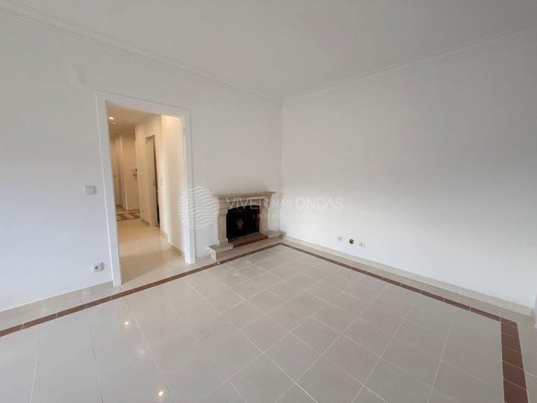 Apartment for Sale in Laranjeiro, Setubal 9