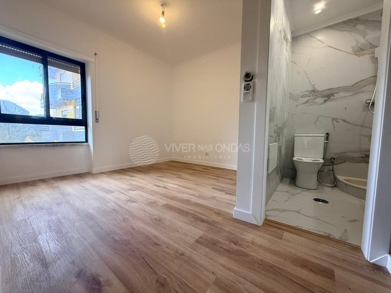 Apartment for Sale in Laranjeiro, Setubal 12