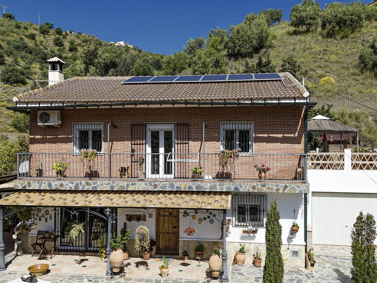 Villa for Sale in Vinuela, Malaga 9