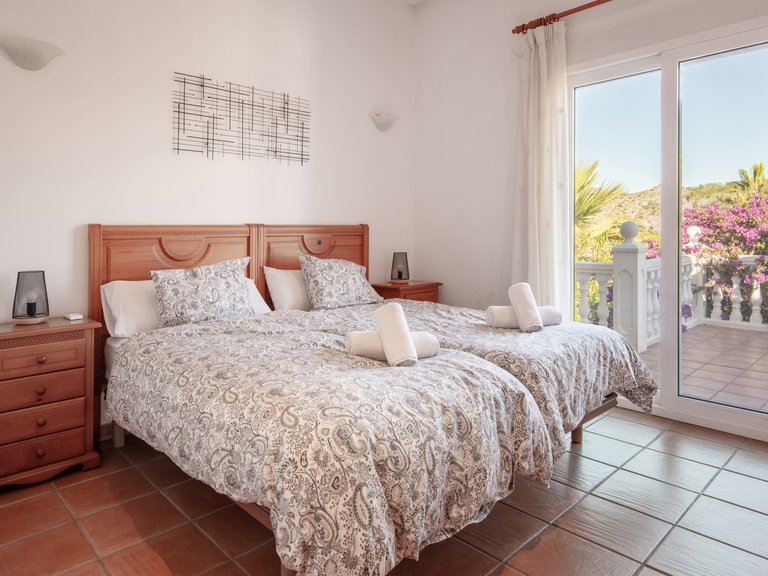 Villa for Sale in Inland La Sella Golf, Alicante 13