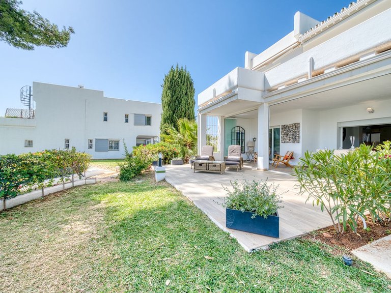 Apartment for Sale in Nueva Andalucia, Malaga 2