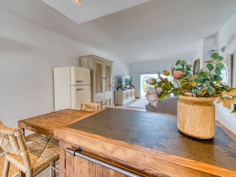 Apartment for Sale in Nueva Andalucia, Malaga 8