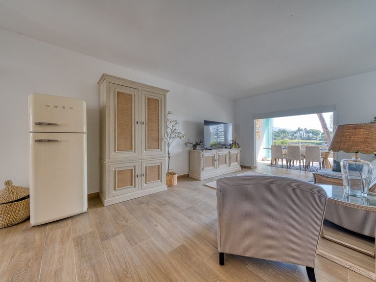 Apartment for Sale in Nueva Andalucia, Malaga 10