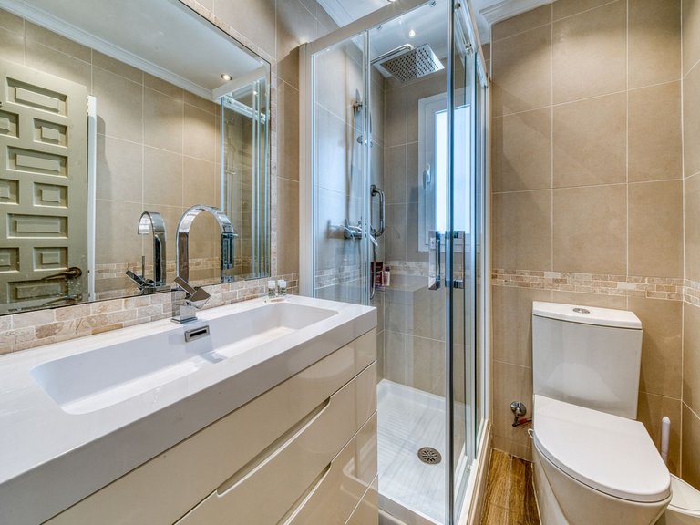 Apartment for Sale in Nueva Andalucia, Malaga 17