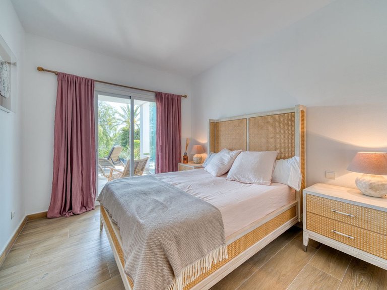 Apartment for Sale in Nueva Andalucia, Malaga 21