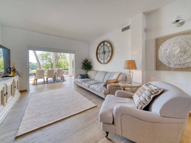 Apartment for Sale in Nueva Andalucia, Malaga 25