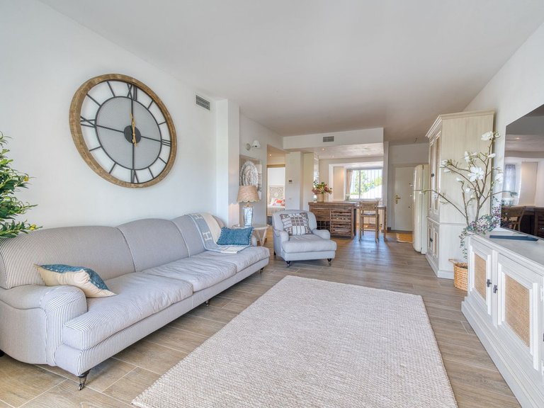 Apartment for Sale in Nueva Andalucia, Malaga 28
