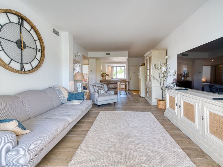 Apartment for Sale in Nueva Andalucia, Malaga 29