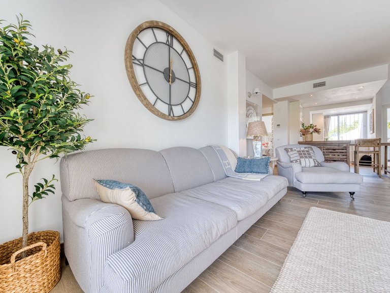 Apartment for Sale in Nueva Andalucia, Malaga 32