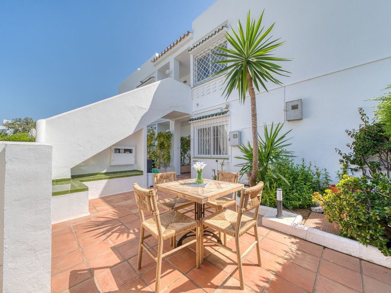 Apartment for Sale in Nueva Andalucia, Malaga 40