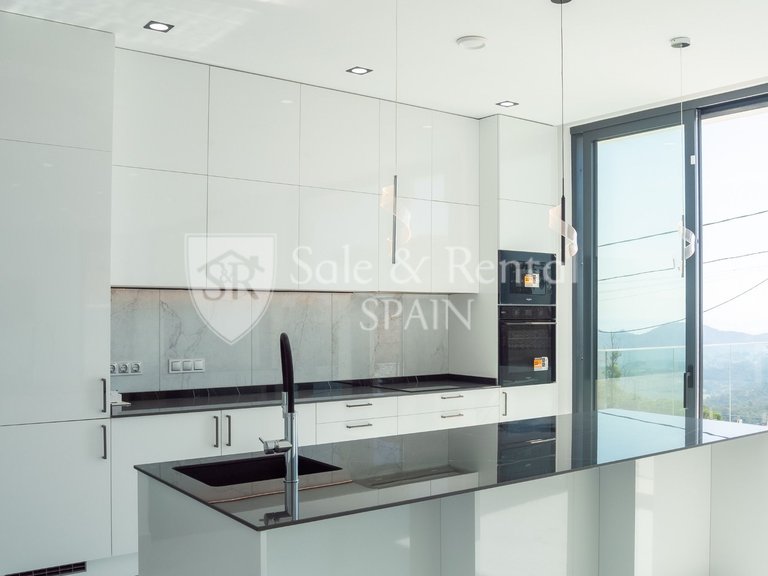 Villa for Sale in Lloret De Mar, Gerona 11