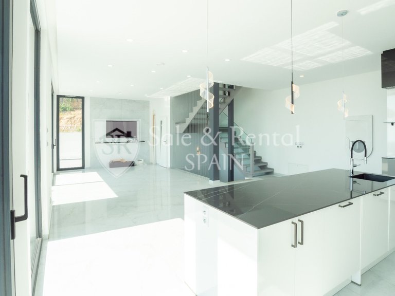 Villa for Sale in Lloret De Mar, Gerona 14