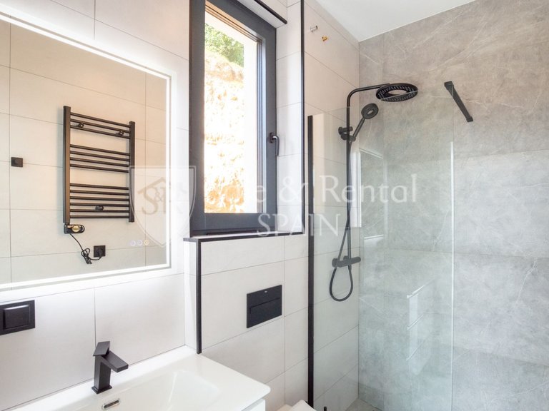 Villa for Sale in Lloret De Mar, Gerona 15