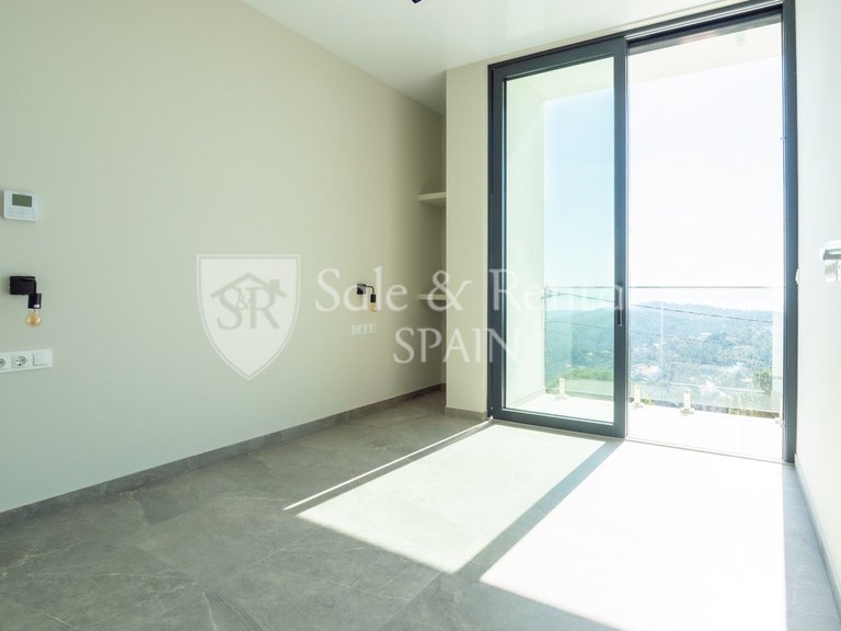 Villa for Sale in Lloret De Mar, Gerona 22