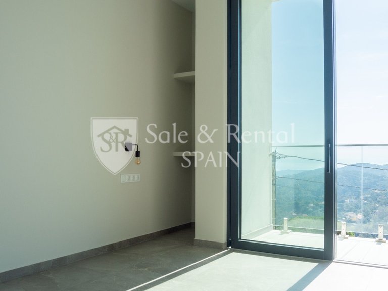 Villa for Sale in Lloret De Mar, Gerona 23