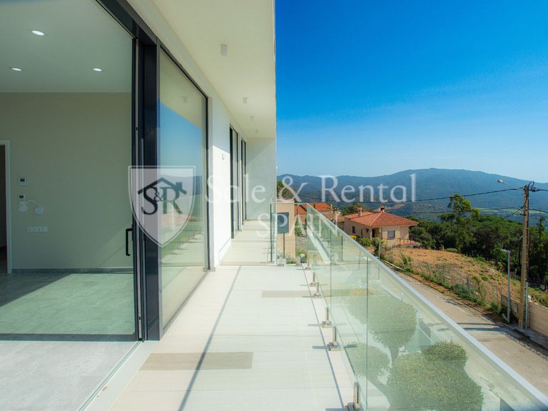 Villa for Sale in Lloret De Mar, Gerona 26