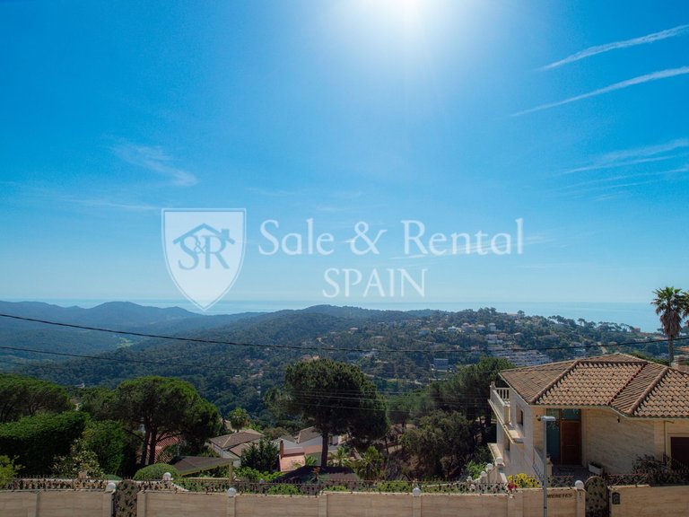 Villa for Sale in Lloret De Mar, Gerona 34