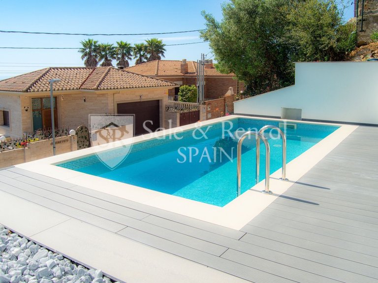 Villa for Sale in Lloret De Mar, Gerona 35