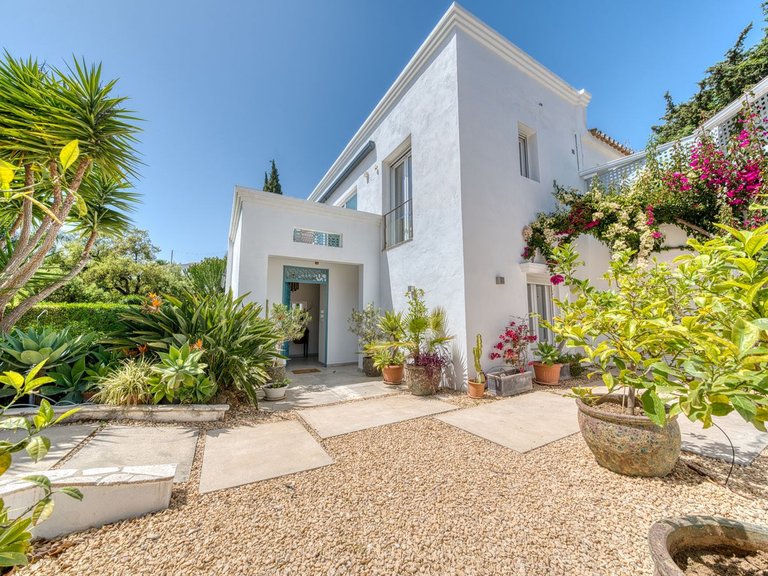 Villa for Sale in El Rosario, Malaga 3