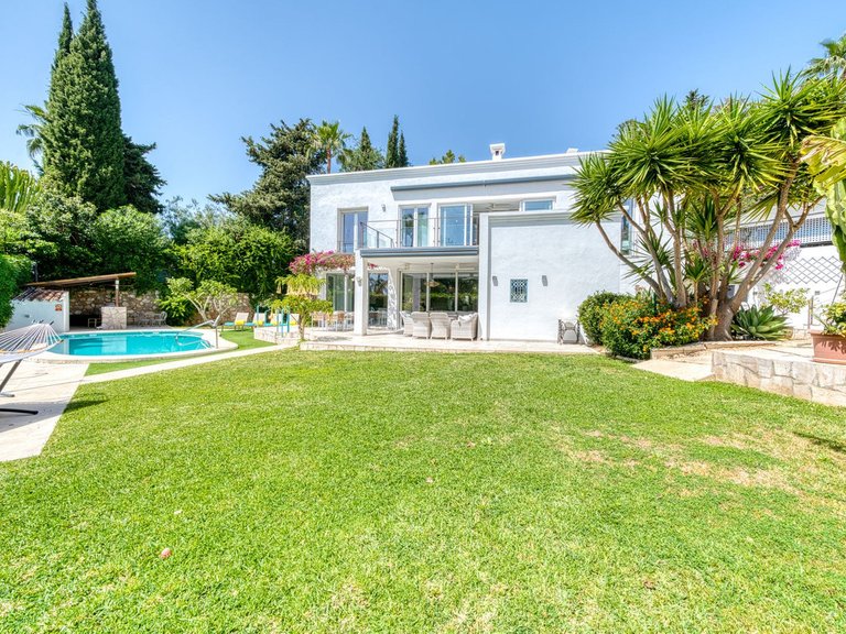 Villa for Sale in El Rosario, Malaga 7